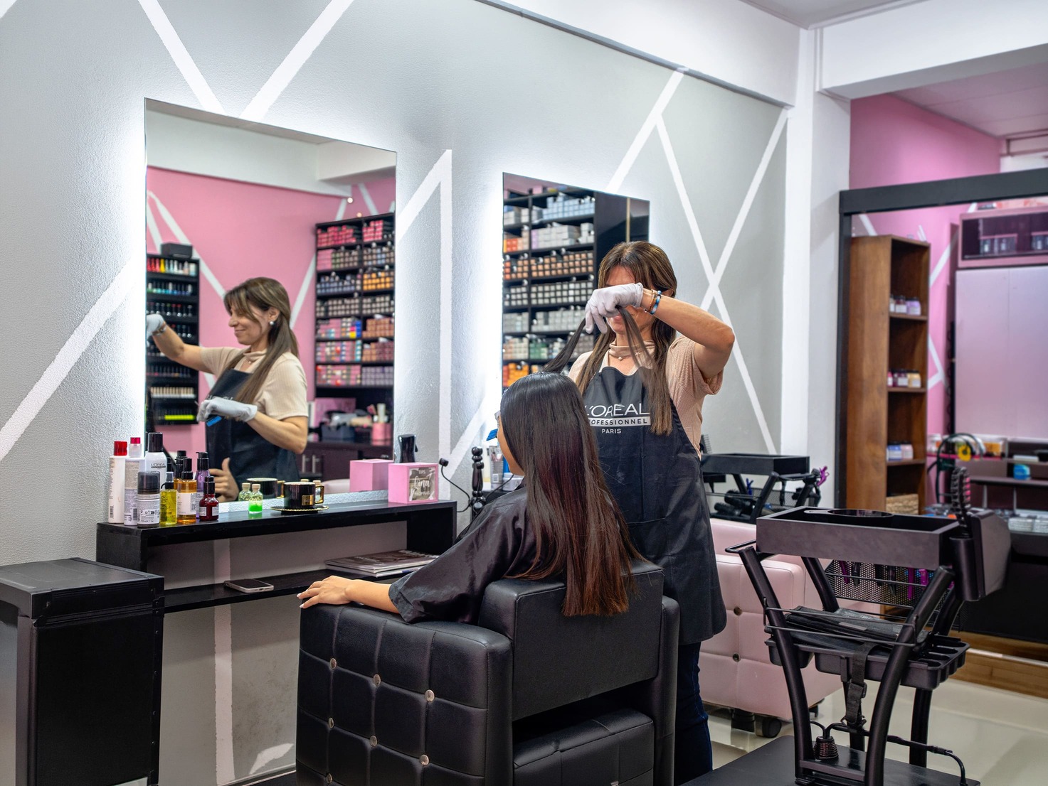 L'ARTISTE SALON Beauty Bar